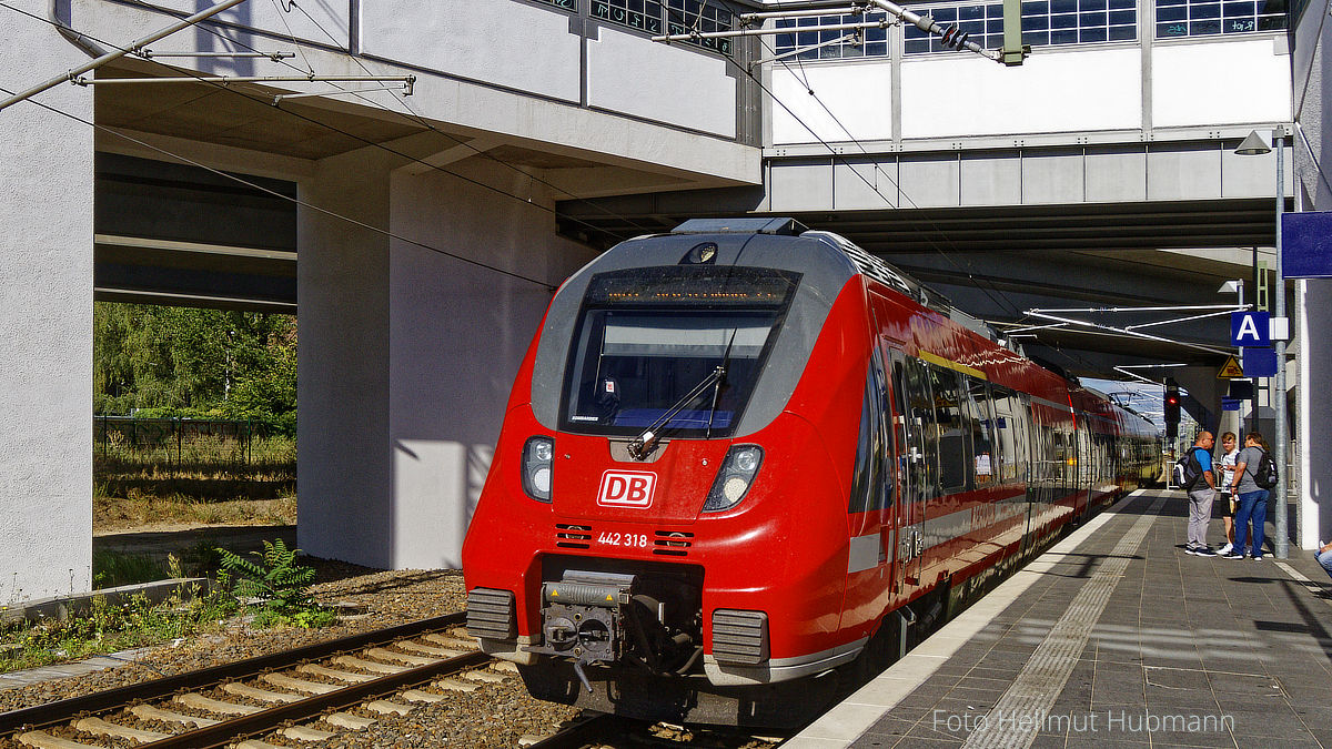 EINFAHRT OSTKREUZ. RE7 NACH WÜNSDORF-WALDSTADT.