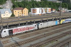 Einfahrt von Vierergespann "Lokomotion" in den Bahnhof Kufstein/Österreich