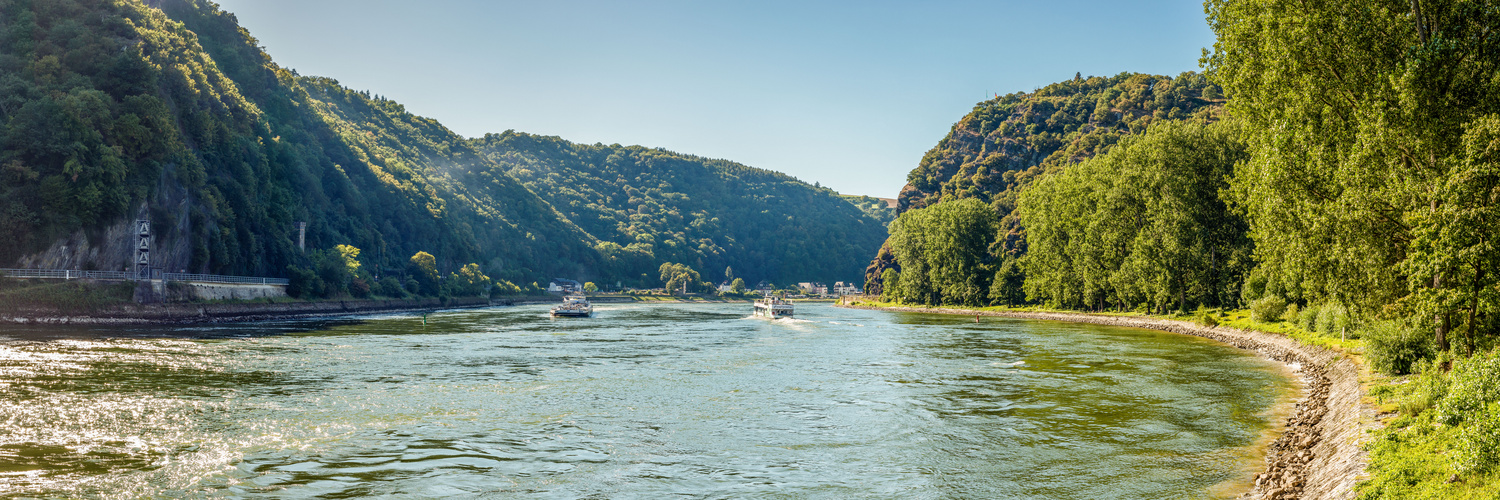 Einfahrt zur Loreley Panorama (1)