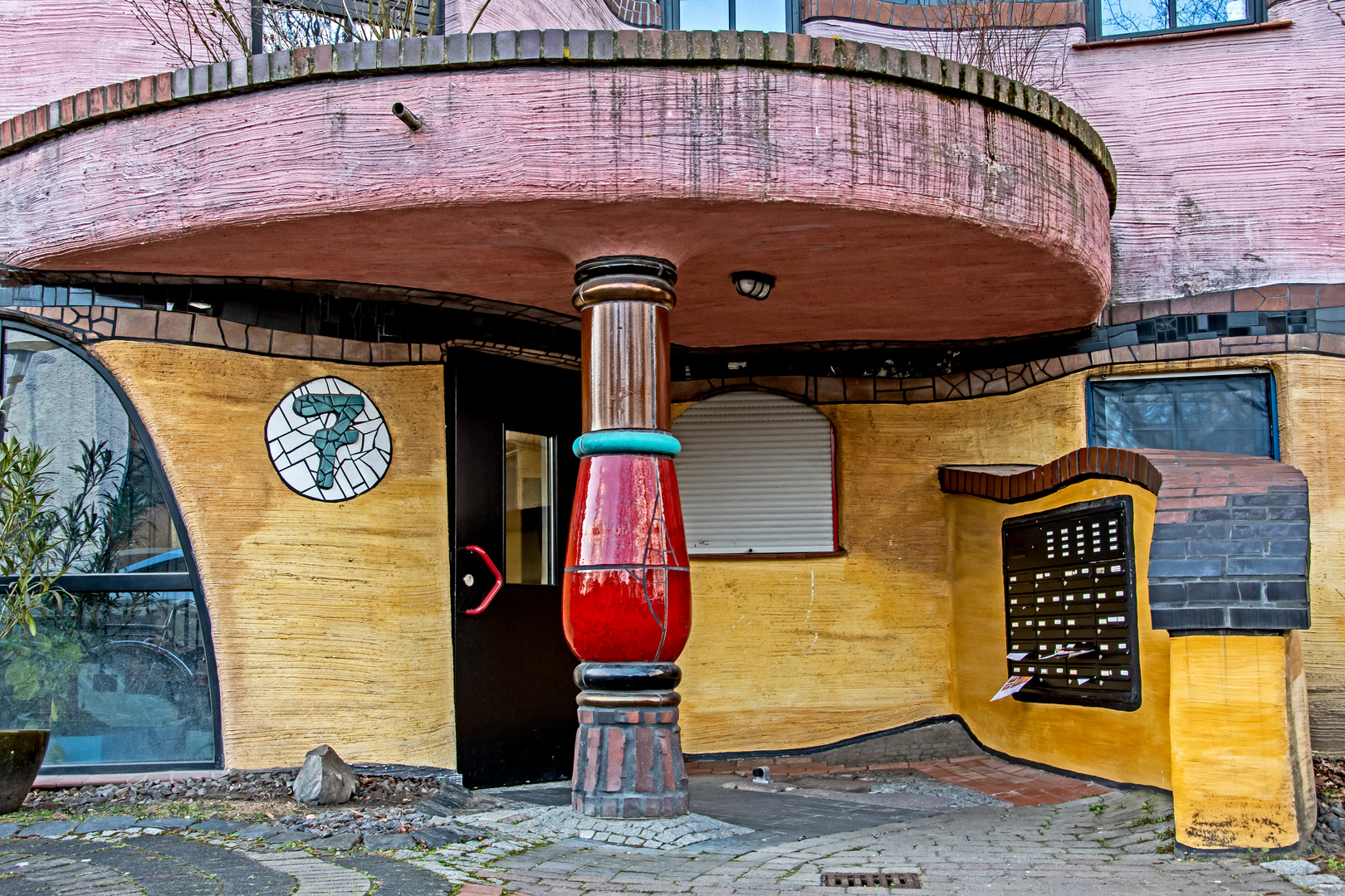 Eingang 7 zum Hundertwasserhaus 