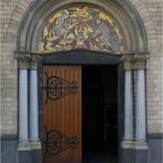 Eingang der Kölner St. Georgskirche