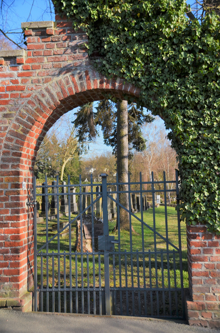 Eingang des  Judenfriedhofes  Bad Camberg...