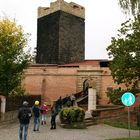 Eingang mit dem mächtigen schwarzen Turm - Burg Cheb - Hrad Cheb