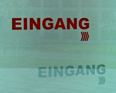 Eingang mit Schattendasein