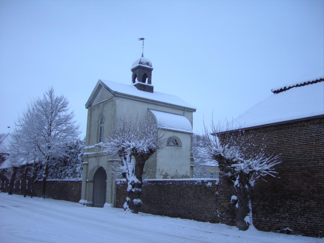 Eingang Schloß Ossenberg im Winter 2009