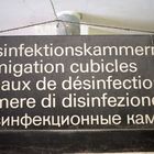 Eingang zu den Desinfektionskammern in Dachau