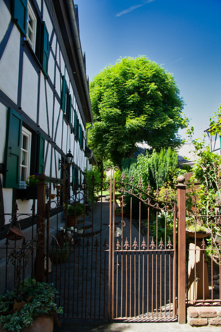 Eingang zu einem Fachwerkahus ins Troisdorf