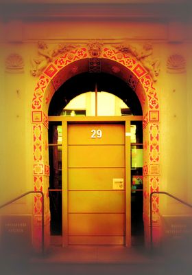 Eingang zu einem Gebäude der Universität Rostock