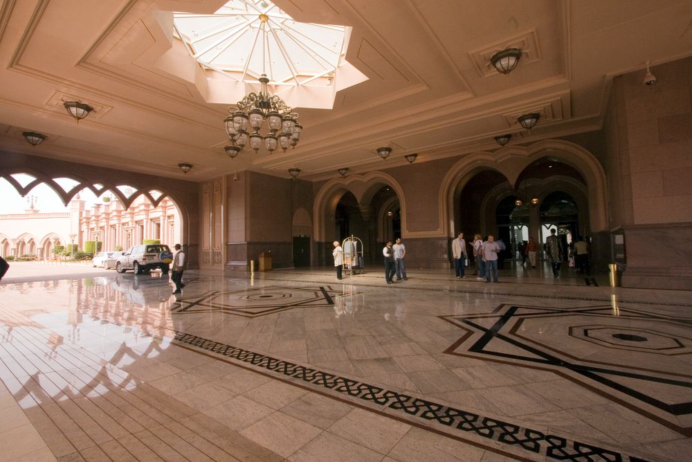 Eingang zum Emirates Palace