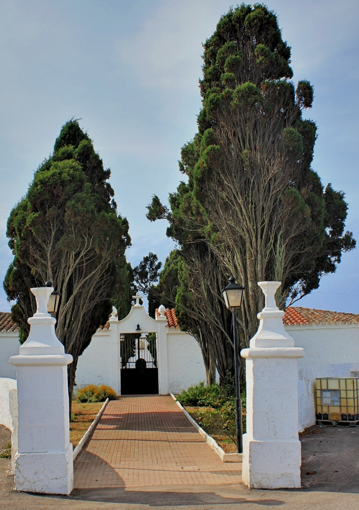 Eingang zum Friedhof