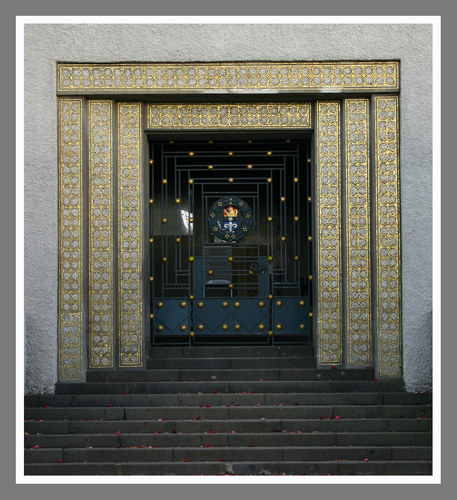 Eingang zum Fünf Fingerturm in Darmstadt auf der Mathildenhöhe