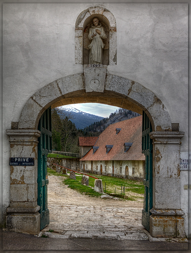 Eingang zum Gehöft an der Corrérie de la Grande Chartreuse