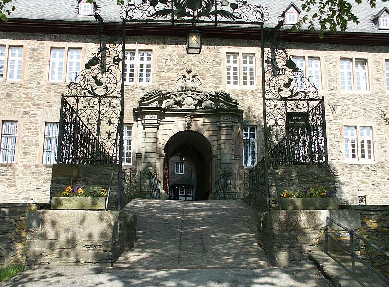 Eingang zum Haupthaus