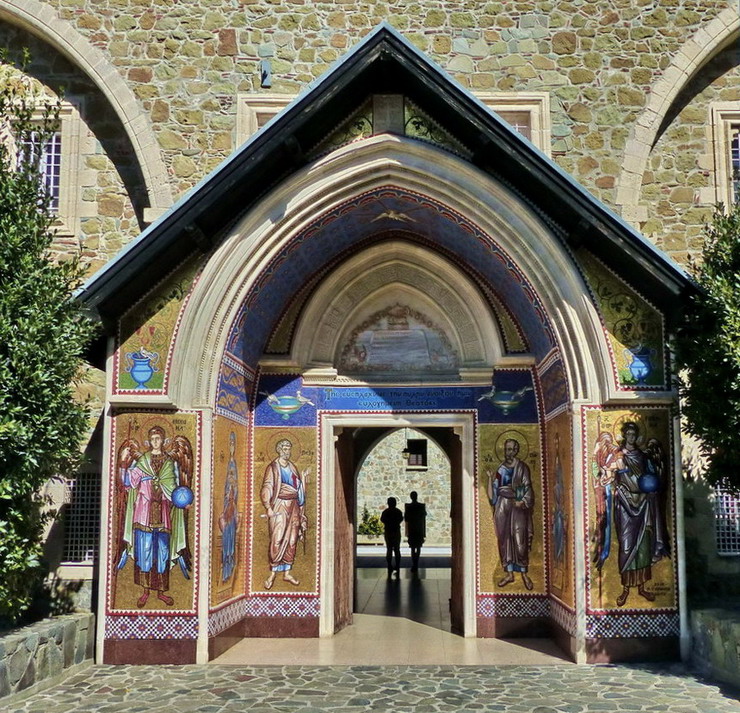 Eingang zum Kloster Kykko im Troodos-Gebirge auf Zypern.