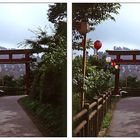 Eingang zum Musashi Mitake Jinja im Tama-Chichibu-Nationalpark im Kreuzblick