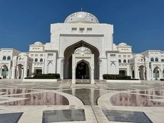 Eingang zum Qsar Al - Watan Palast II