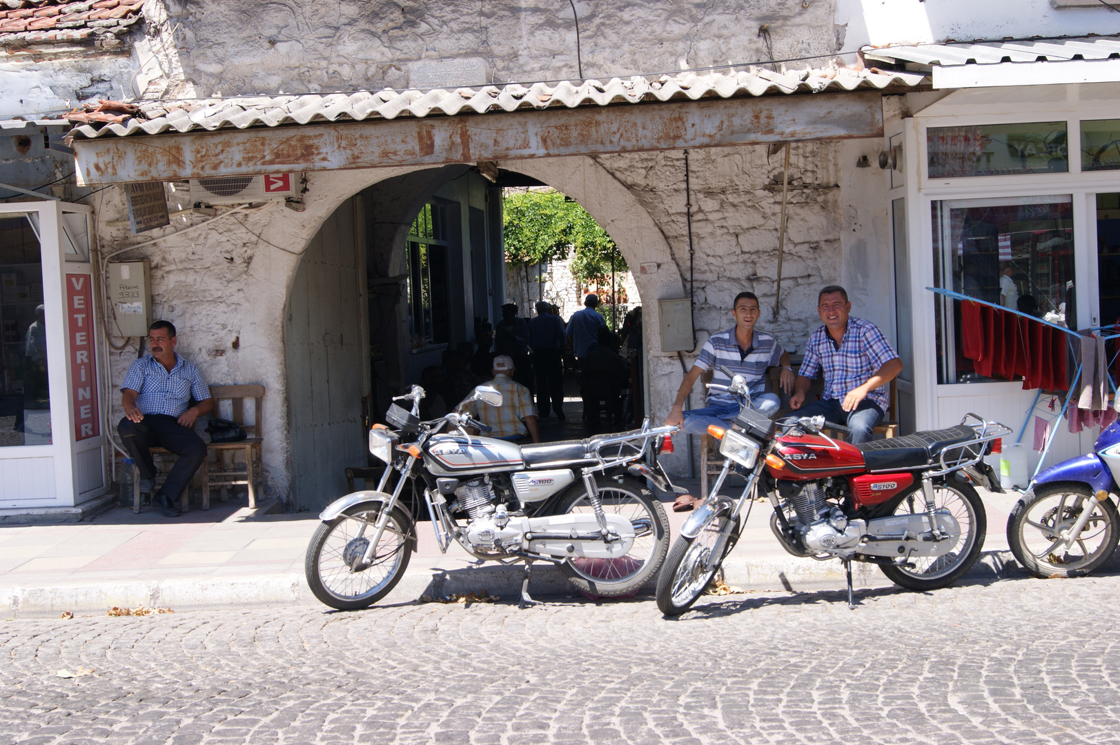 Eingang zum Teehaus-Bergama-Pergamon-Izmir-08-2012