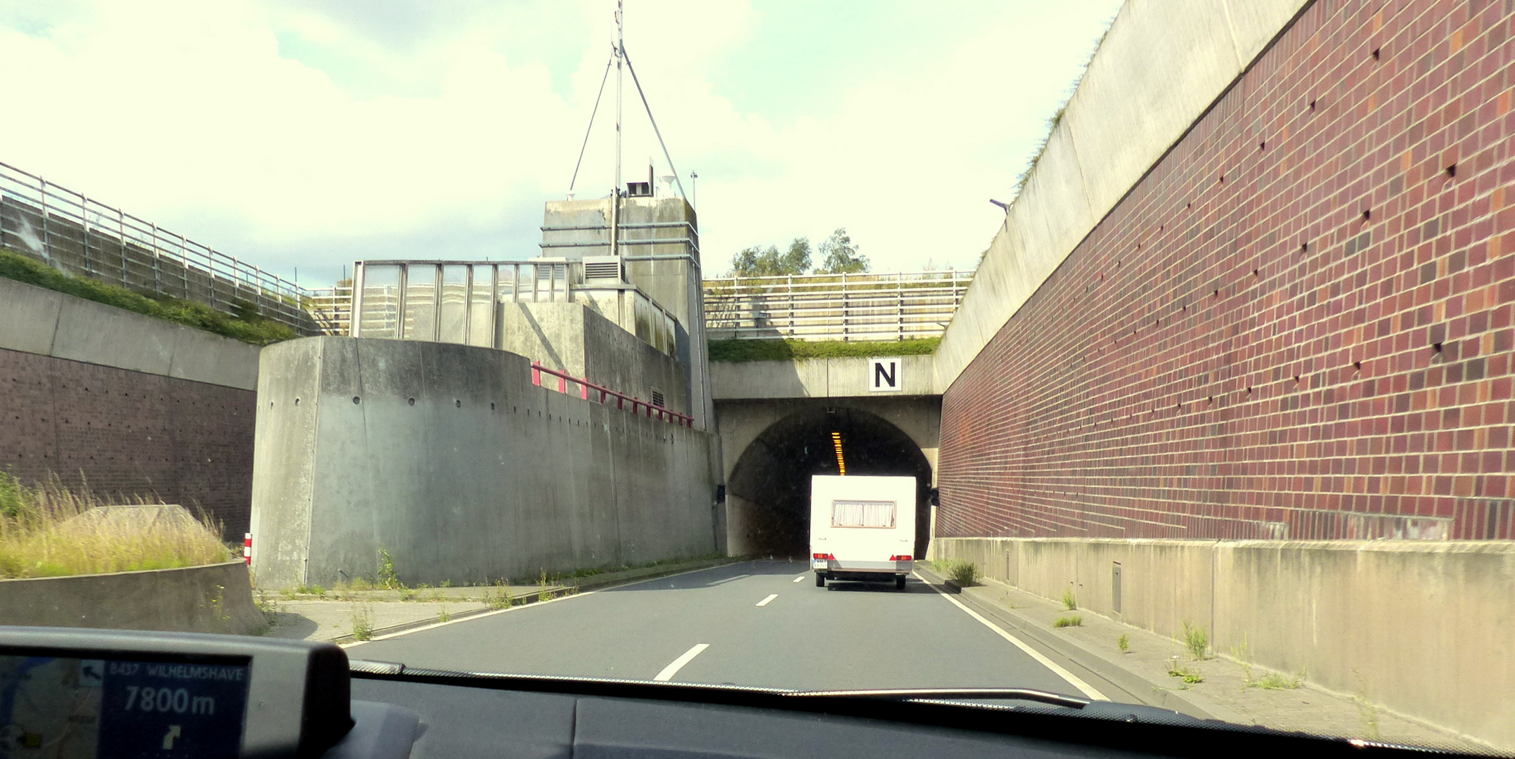 Eingang zum Wesertunnel