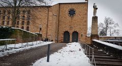 Eingang zur Friedenskirche St. Bernhard in Speyer