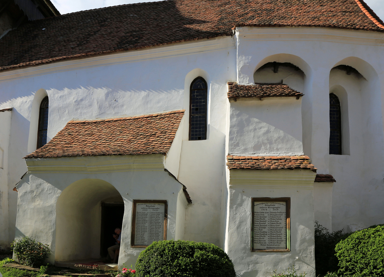 eingang zur kirche