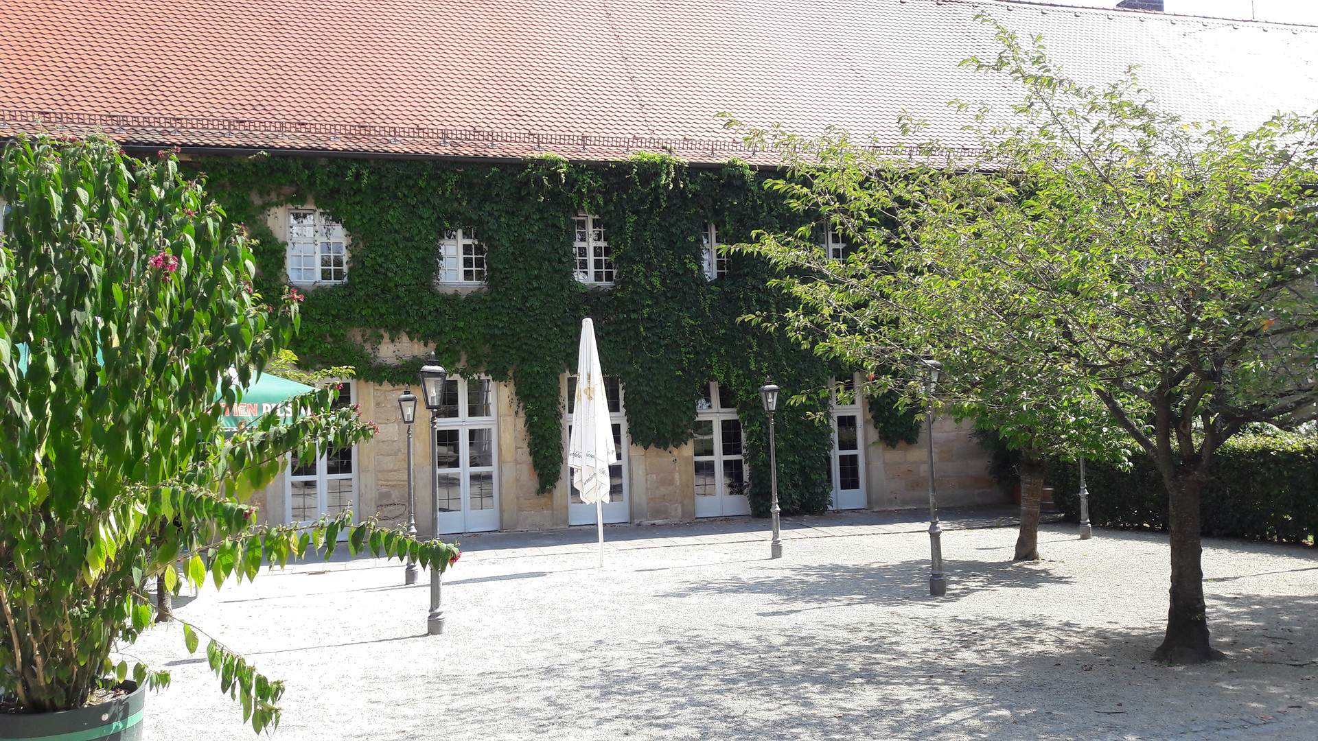 Eingangsbereich Schlossgaststätte in der Eremitage von Bayreuth