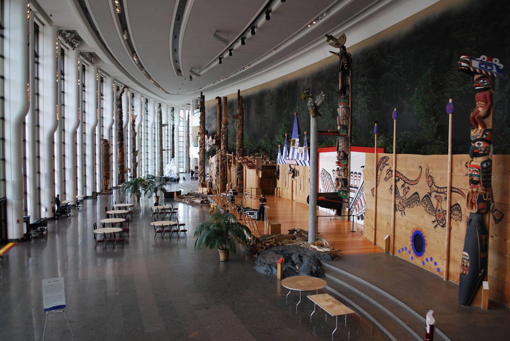 Eingangshalle des Museums für Kanadische Zivilisation in Gatineau