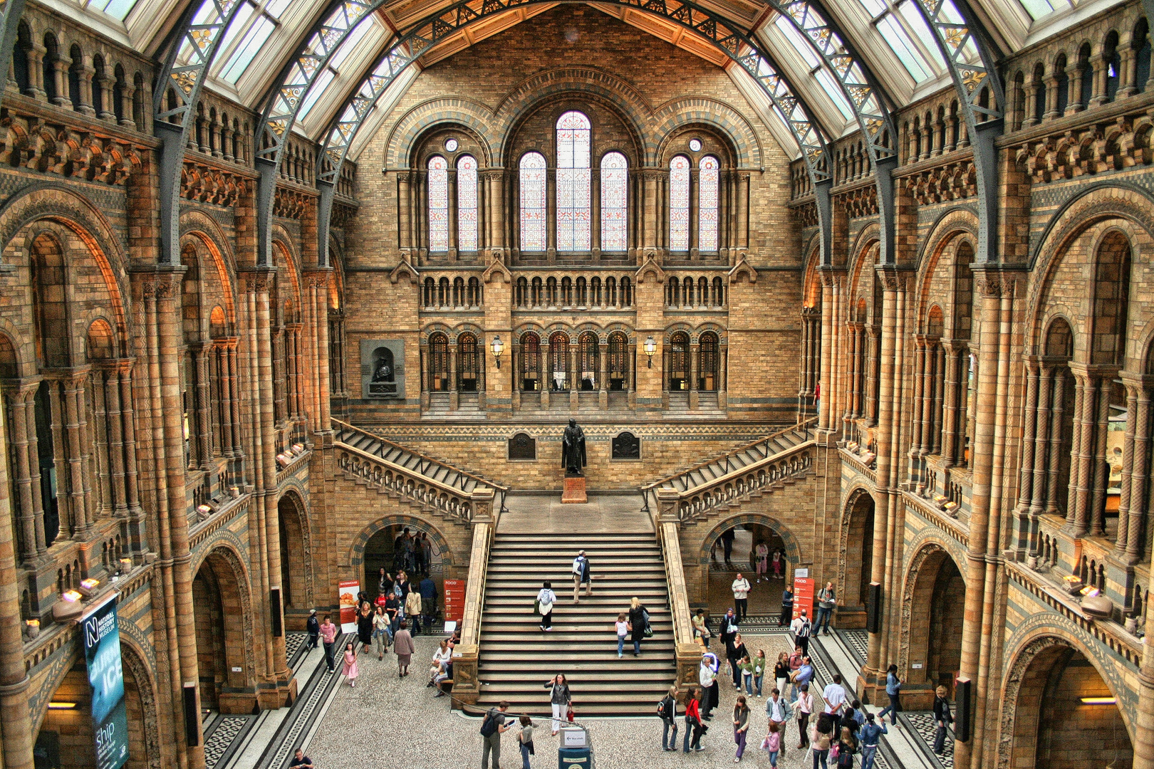 Eingangshalle des Naturhistorischen Museums