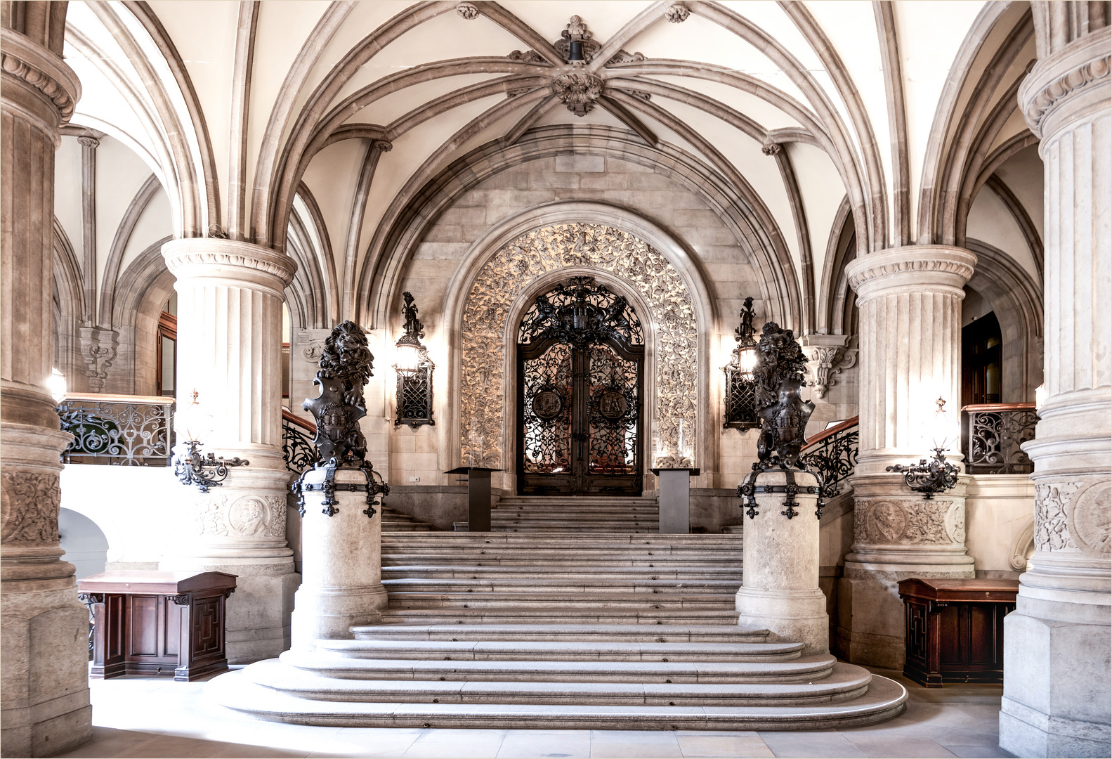 Eingangshalle Rathaus Hamburg