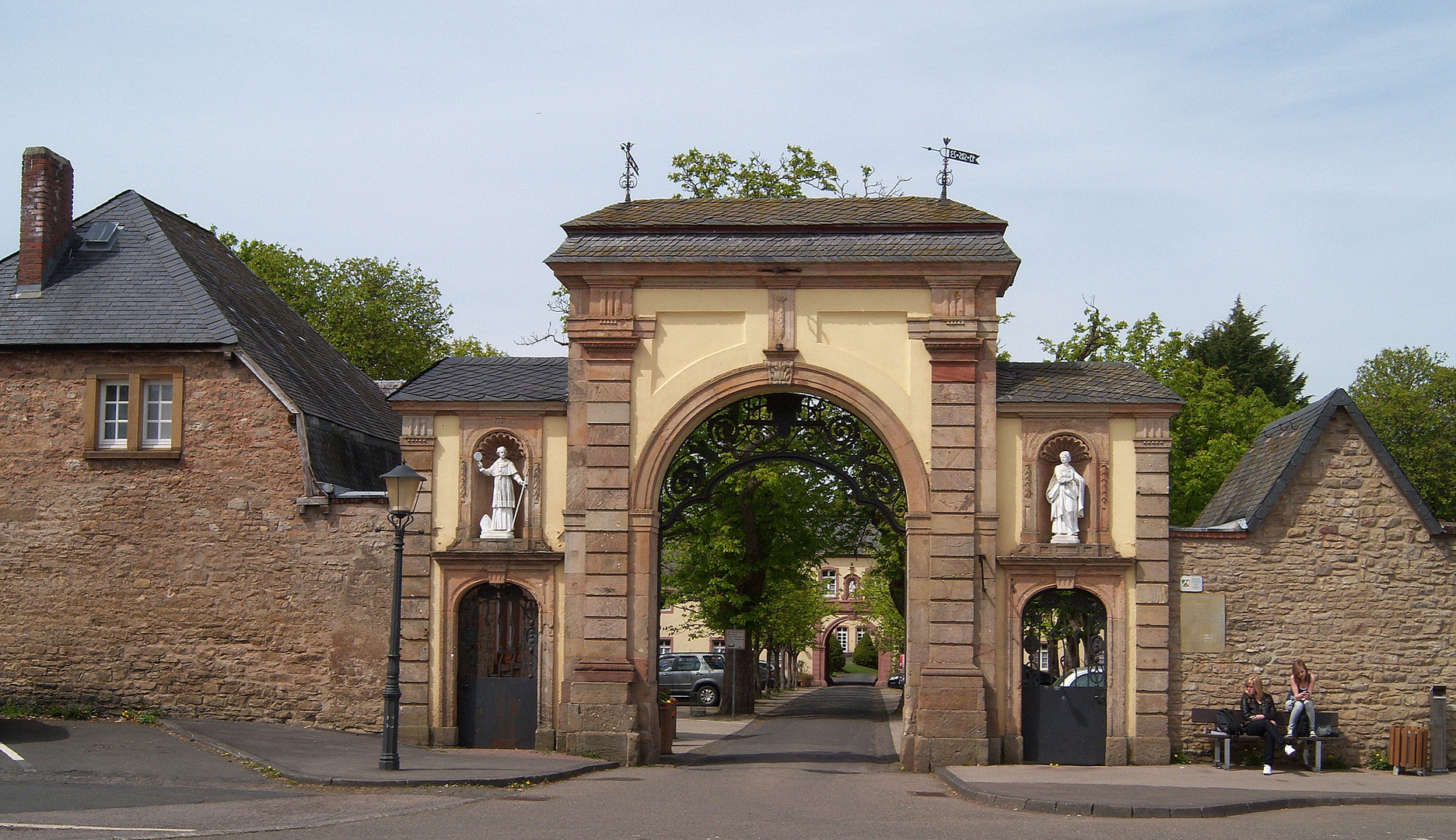 Eingangsportal zum Kloster Steinfeld