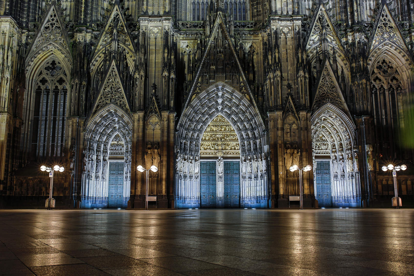 Eingangsportal zum Kölner Dom