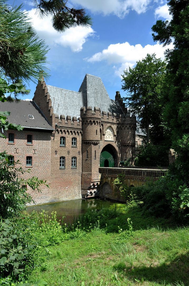 Eingangstor zu Schloss Paffendorf