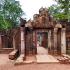 ...Eingangstor zum Banteay Srei Tempel...