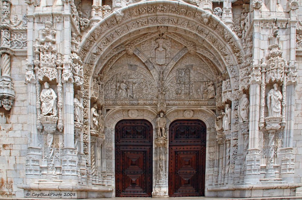 Eingangstür zum Mosteiro dos Jeronimos in Lisboa