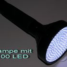 Eingeschaltete Lampe mit 200 LED