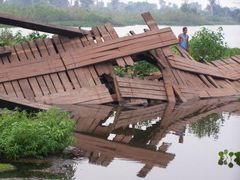 eingestürzte Holzbrücke Pantanal