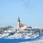 Eingezuckert zeigt sich wieder das Kloster.