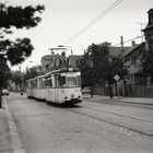 Eingleisig in der Dresdner Straße .