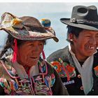 Einheimische auf der Llachon-Halbinsel am Titikakasee/ Peru