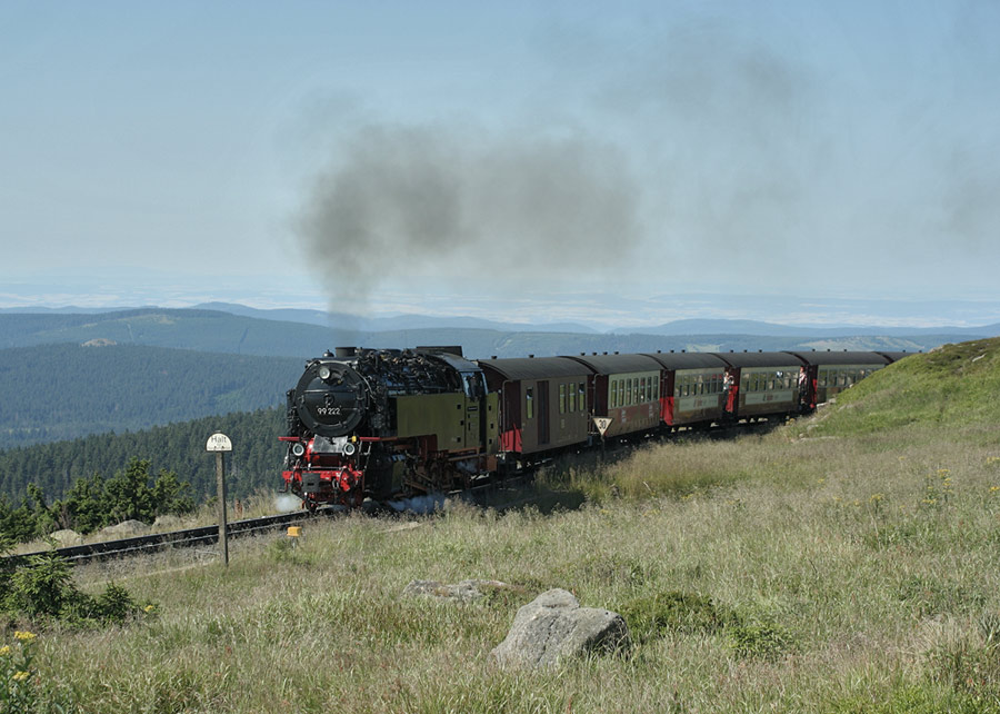 Einheitslok auf schmaler Spur