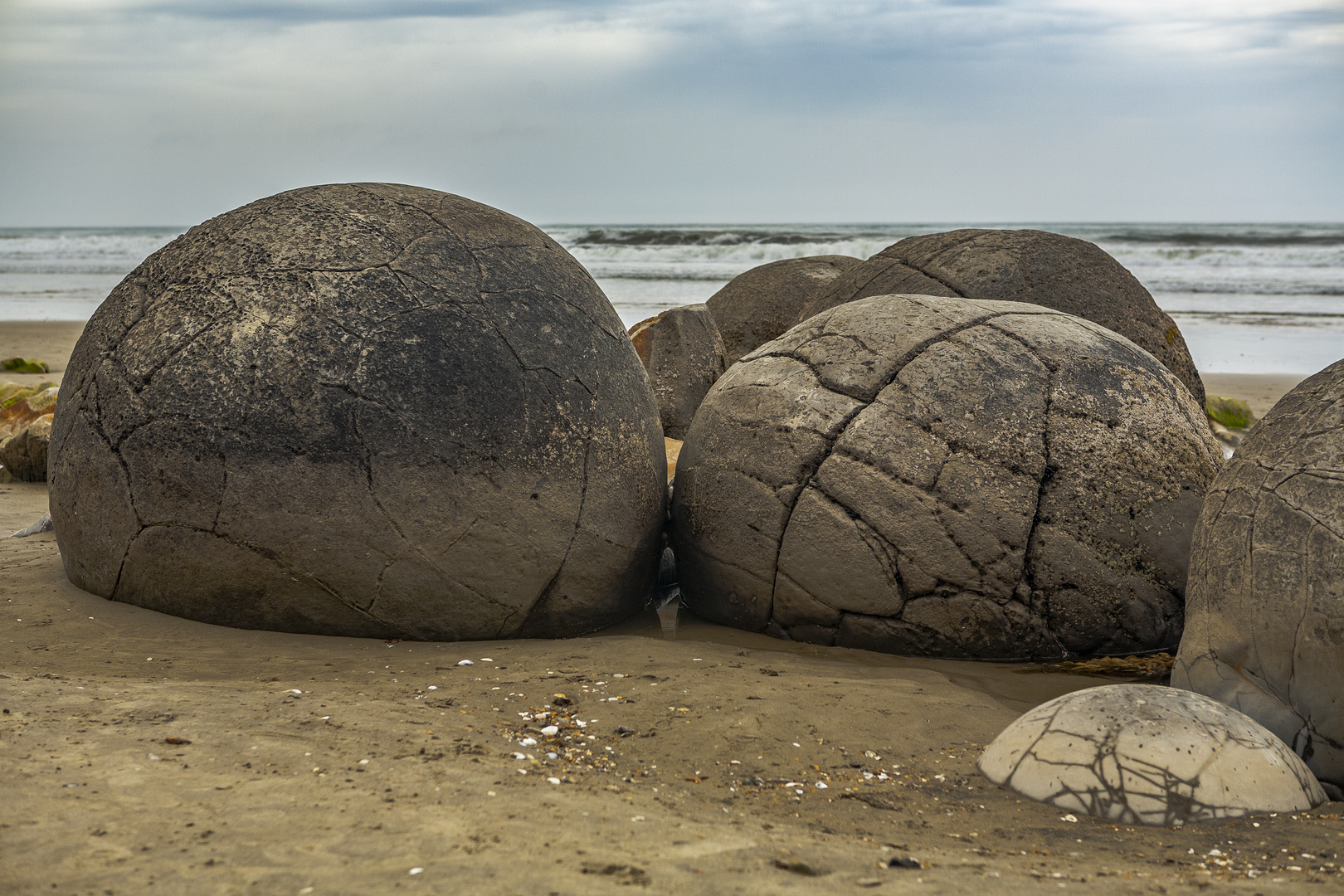 Einige der Moeraki Boulders