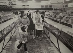 "Einkaufen im Konsum" (Foto vom Bild)