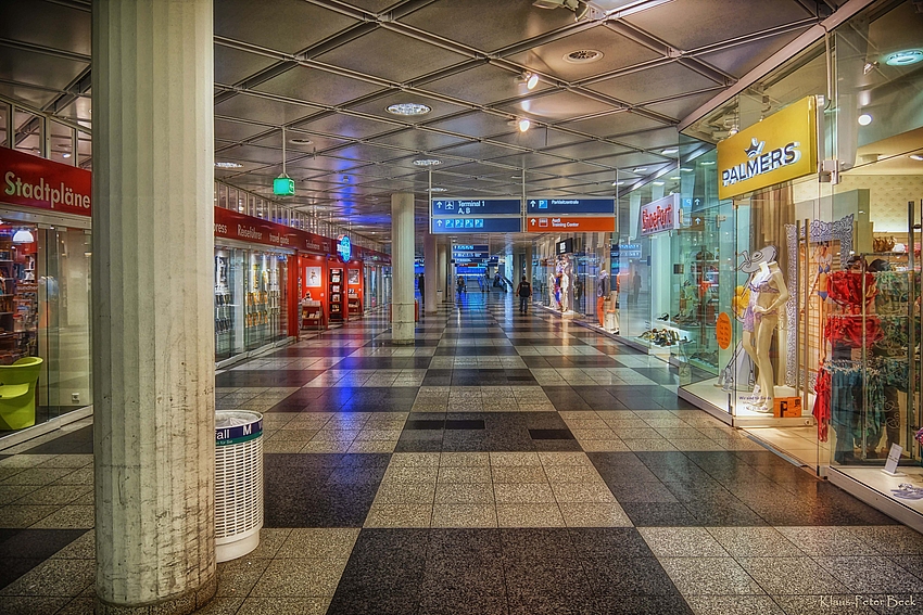 Einkaufsmeile im Airport München 2