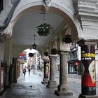 Einkaufsstraße von Exeter am frühen Morgen