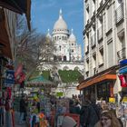 ~ Einkaufsstraße vor Sacre Coeur ~