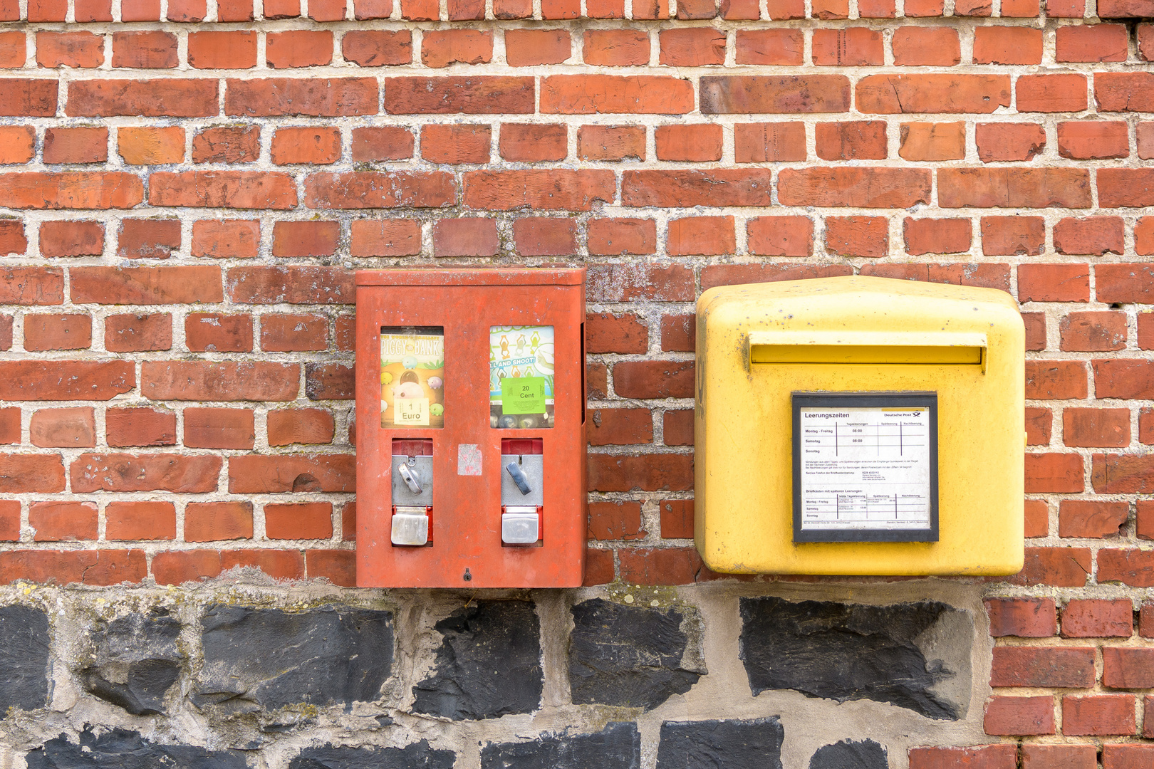 Einkaufszentrum und Hauptpostamt in Wincherode