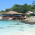 Einladend: Strand-Restaurant 2 auf Ko Racha Yai