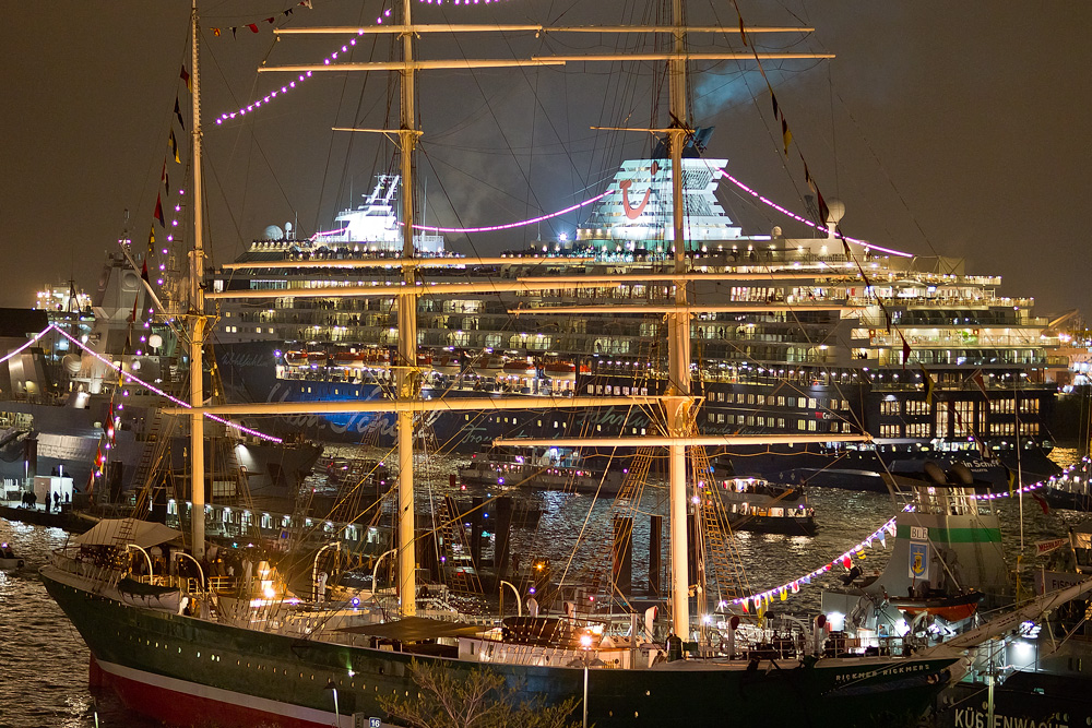 Einlauf Mein Schiff zum Abschluß des Hafengeburtstags