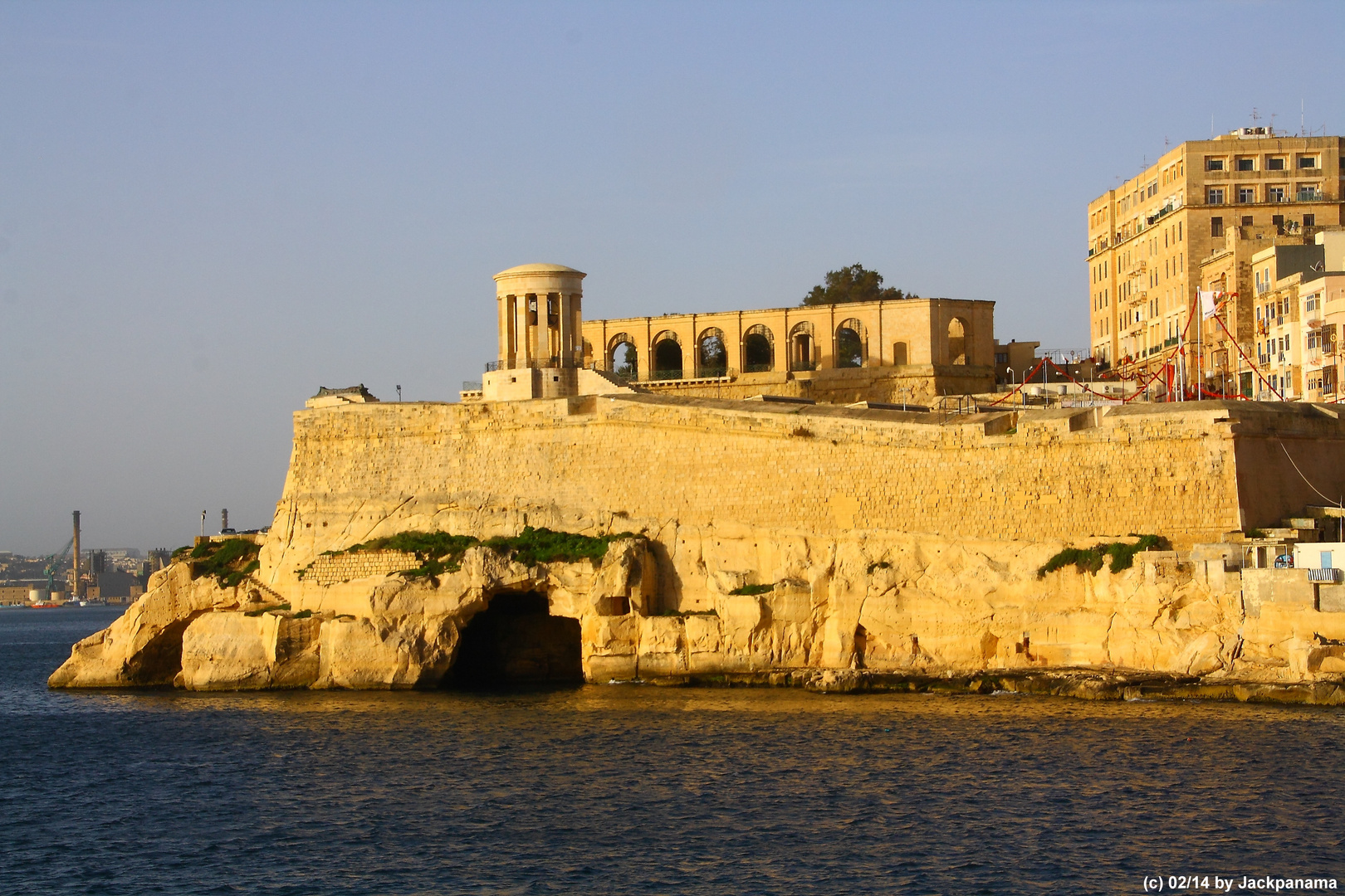 Einlaufen in den Naturhafen Malta (1)