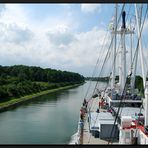 ...Einmal durch den Nord-Ostsee-Kanal...