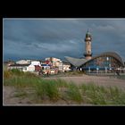 einmal ohne Sonne - Der Teepott und der Leuchtturm von Warnemünde